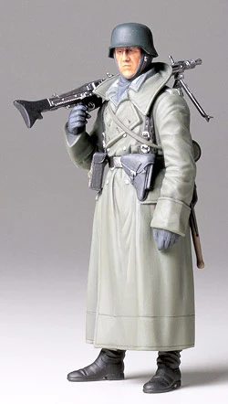 Tamiya 36306 WW2 German Machine Gunner (Greatcoat) 3 Tamiya 36306 WW2 German Machine Gunner (Greatcoat)