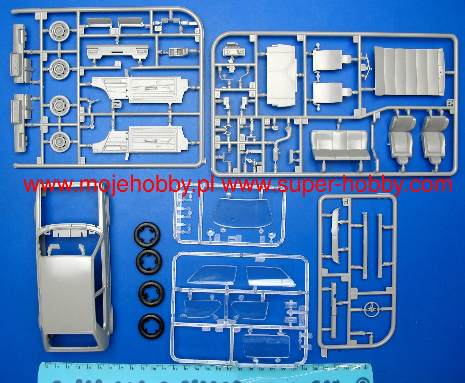 Revell 67072 Model Set VW Golf 1 GTI 6 Revell 67072 Model Set VW Golf 1 GTI - Image 4