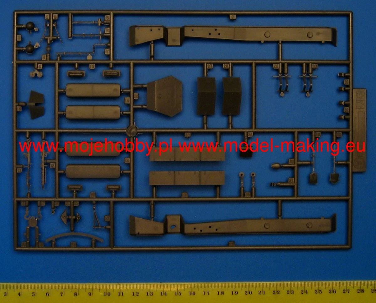 Tamiya 35020 Hanomag Sdkfz 251/1 10 Tamiya 35020 Hanomag Sdkfz 251/1 - Image 8