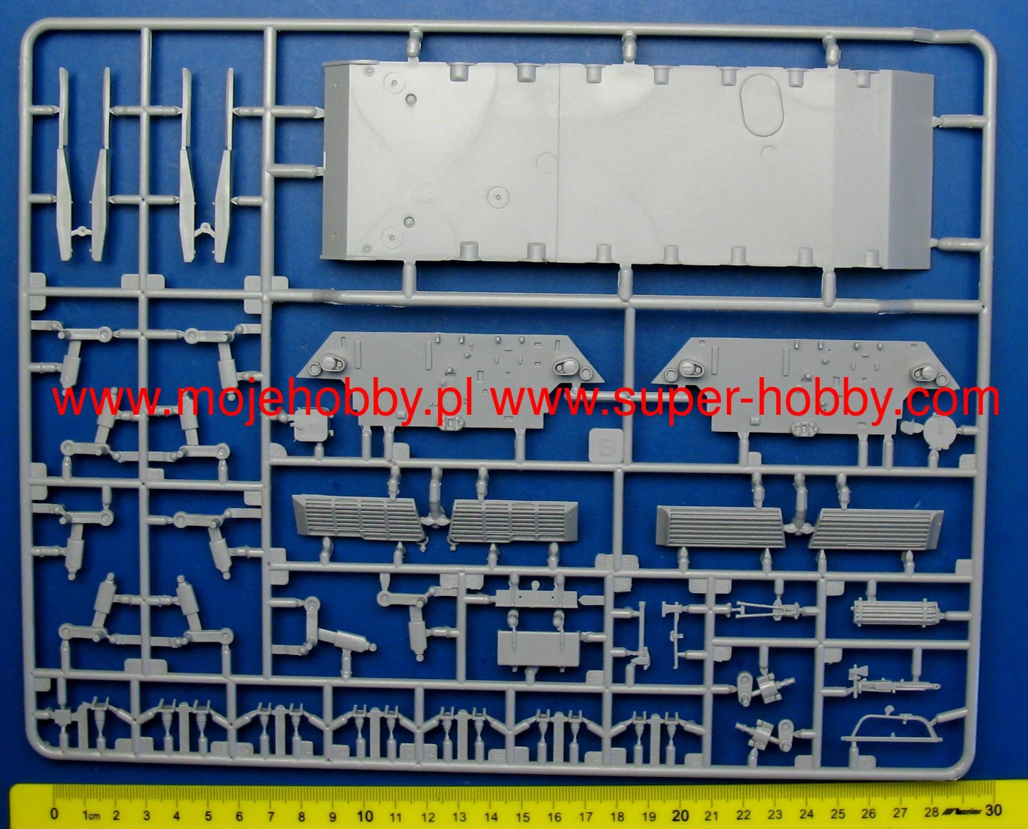 Revell 03240 Leopard 1 ( 2.-4. Prod. ) 10 Revell 03240 Leopard 1 ( 2.-4. Prod. ) - Image 8