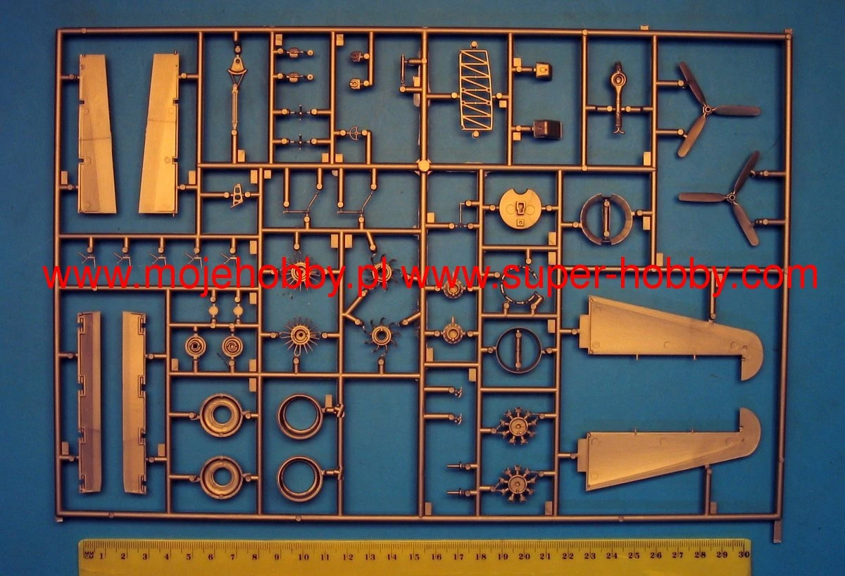 Revell 04283 B-17G Flying Fortress 11 Revell 04283 B-17G Flying Fortress - Image 9