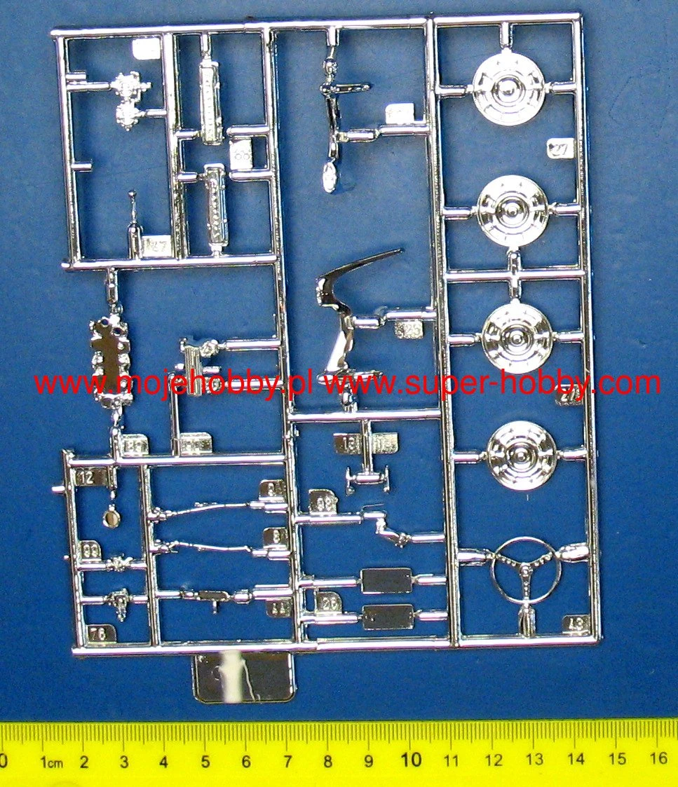 Revell 07037 58' Corvette Roadster 11 Revell 07037 58' Corvette Roadster - Image 9