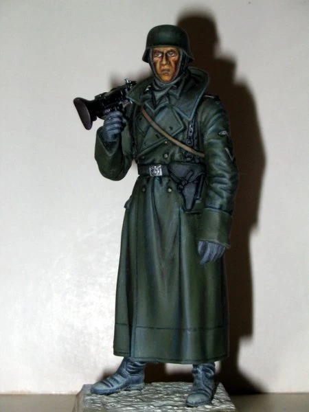 Tamiya 36306 WW2 German Machine Gunner (Greatcoat) 8 Tamiya 36306 WW2 German Machine Gunner (Greatcoat) - Image 6