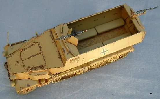 Tamiya 35020 Hanomag Sdkfz 251/1 8 Tamiya 35020 Hanomag Sdkfz 251/1 - Image 6