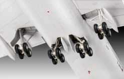 Revell 03891 Boeing 747-8I 'Lufthansa' New Livery -Radio Control Models 40674 005 15