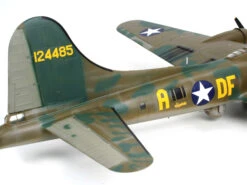 Revell 04297 B-17F Memphis Belle -Radio Control Models 40674 04297 md03 b17 memphis belle