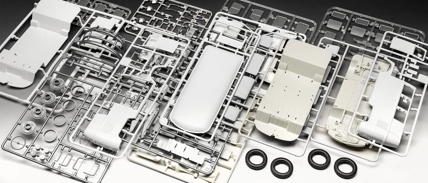 Revell 67675 VW T1 Bus Model Set 9 Revell 67675 VW T1 Bus Model Set - Image 7